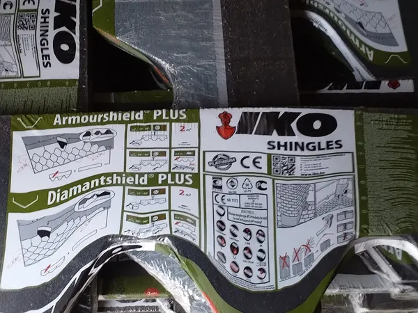 IKO Diamantshield Plüss fekete méhsejt Zsindej.