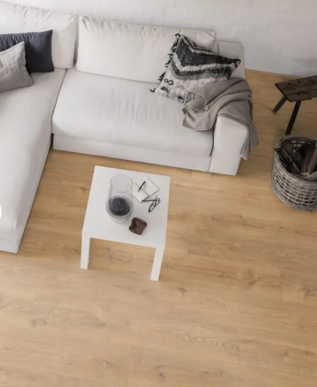 107 m2 új laminált padló