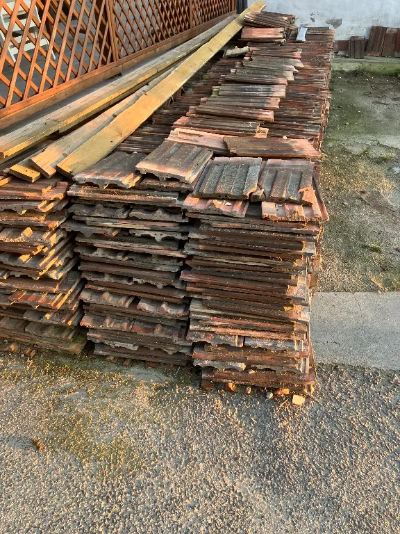 2000 db tetőcserép ingyen elvihető