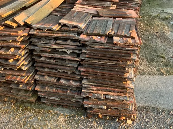 2000 db tetőcserép ingyen elvihető