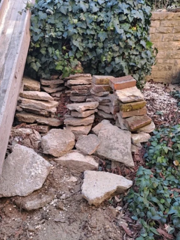 30 m² bontott terméskő / natúr járdalap eladó