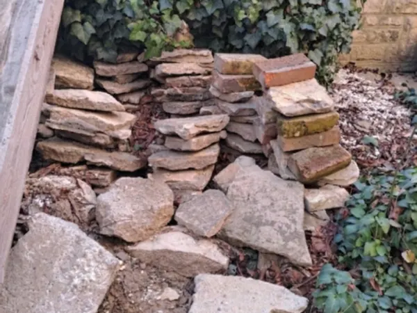 30 m² bontott terméskő / natúr járdalap eladó