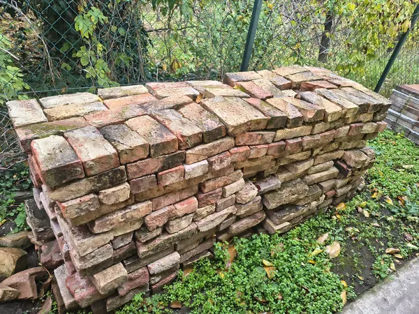 Bontott tégla