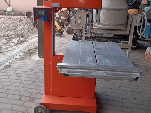 Ytong és tégla vágó szalagfűrész