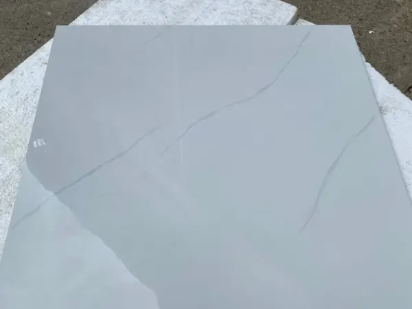 80*80cm fehér márvány csempe, magas fényű