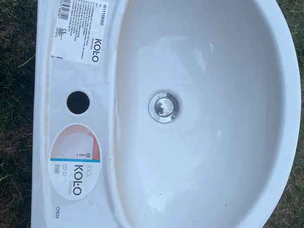 Mosdó új, téves vásárlás miatt nem lett beépítve