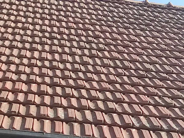 Bontott békéscsabai tetőcserép