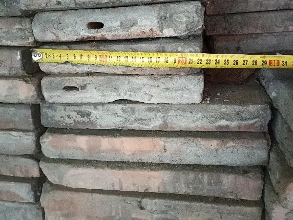 Bontott padlástégla 32cm*22cm*3,7cm 300+ db 150 Ft/db