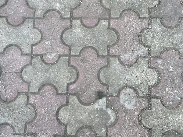 Bontott térkő