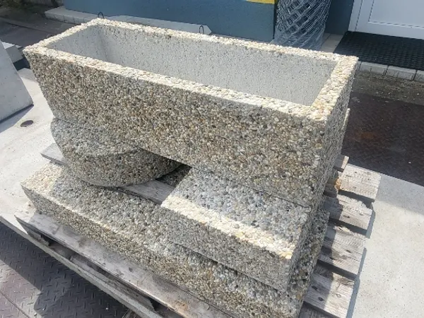 Eladó dunai mosott kavicsos virágtartó   90x30x25cm.........