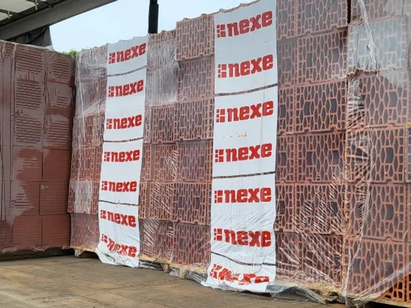 Eladó NEXE 30-as NF tégla  250x300x238............599 ft/db