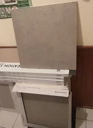 Eladó Olasz Marazzi burkolólap (13 m2)