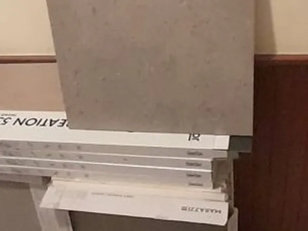 Eladó Olasz Marazzi burkolólap (13 m2)