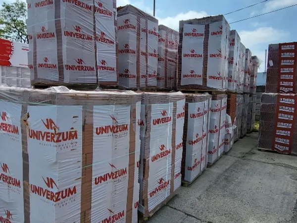 Eladó tégla 30 NF PROTERM UNIVERZUM