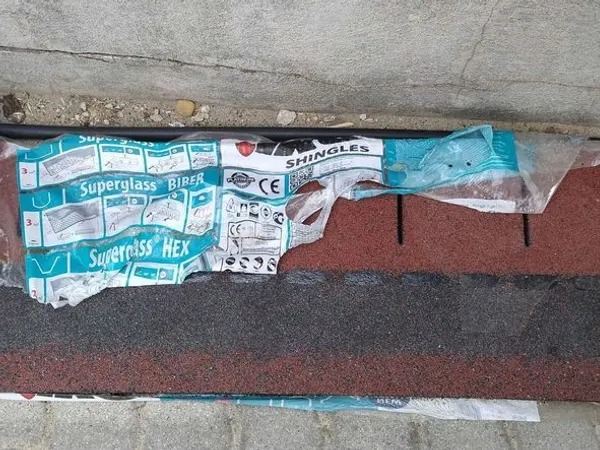 Hódfarkú zsindely vörös