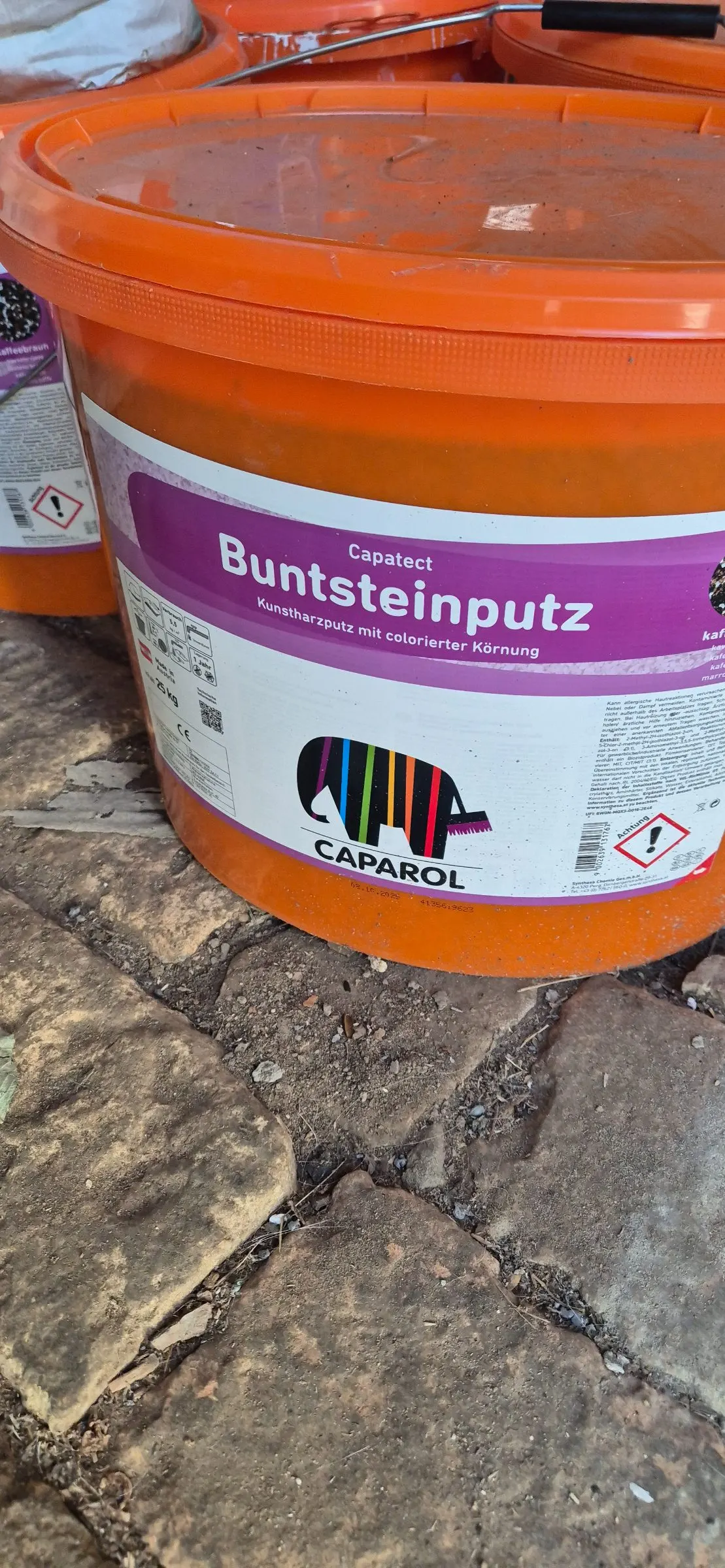 Caparol lábazati szemcsés vakolat/festék