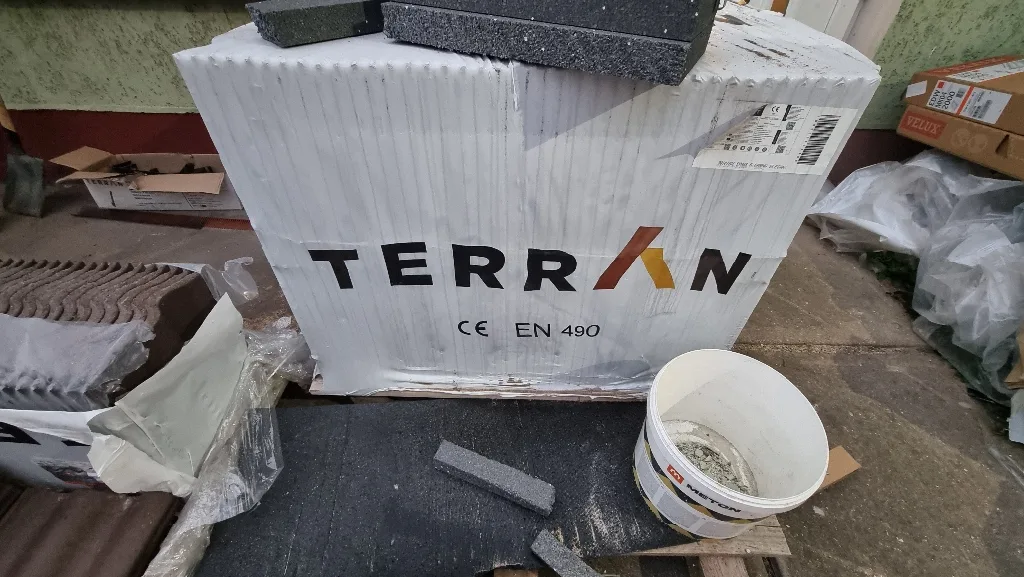 Terrán Synus sötét barna elegant tetőcserép