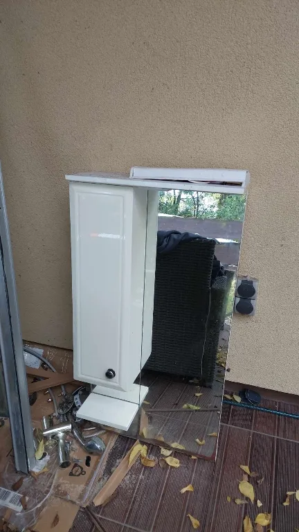 zuhanykabin ,csap, tálca ,tükör spottal