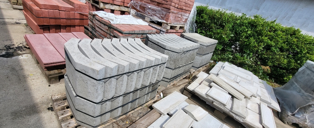 betonfolyóka - eladó 62x30x15,2cm